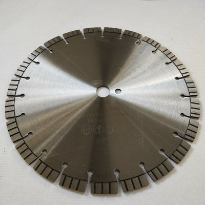 350mm het Laser Gelaste Blad van de Diamantturbo Gesegmenteerde Zaag voor Scherp Gewapend beton